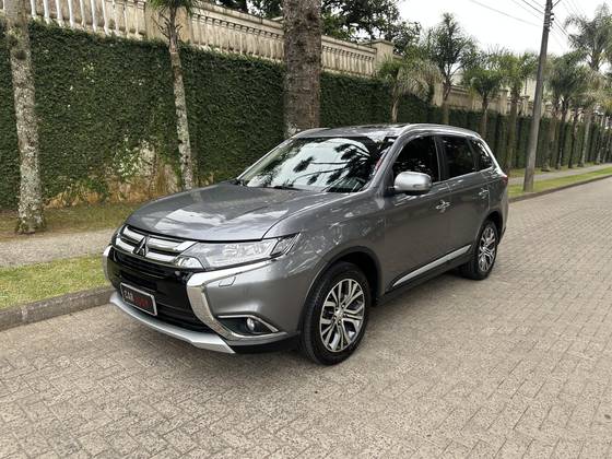 MITSUBISHI OUTLANDER 3.0 GT 4X4 V6 24V GASOLINA 4P AUTOMÁTICO MITSUBISHI OUTLANDER 3.0 GT 4X4 V6 24V GASOLINA 4P AUTOMÁTICO